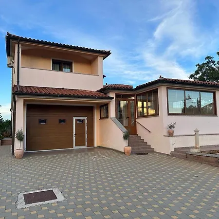 Holiday home Casa Olivia Valbandon